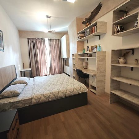 Luxury Apartement III Tbilisi Bagian luar foto