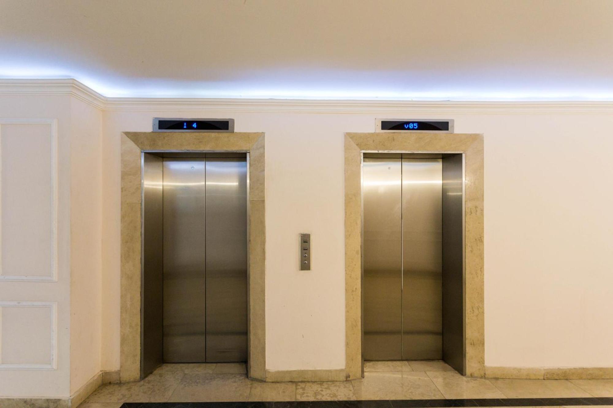 Luxury Apartement III Tbilisi Bagian luar foto
